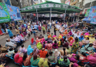 আওয়ামী লীগ কার্যালয়ে খিচুড়ি বিতরণ