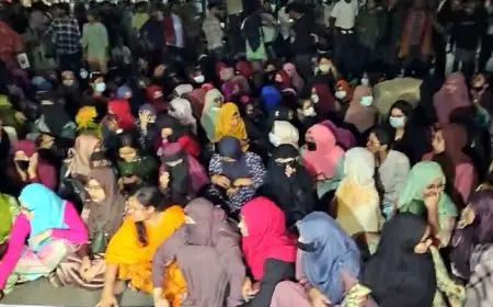 মহাখালীতে সড়ক অবরোধ তিতুমীর বিশ্ববিদ্যালয়ের শিক্ষার্থীদের